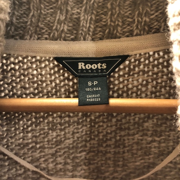 Roots Oversized Knitted Cardigan - Picture 4 of 5